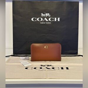 NWT COACH 1941 Refined Leather Zip Around Medium Wallet